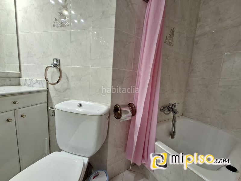 Foto 4e3cc110-4f4f-4534-a18b-f9583ebdaad5. Lloguer pis a Zona Playa Laredo
