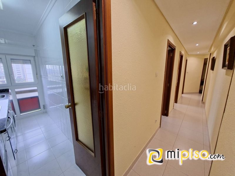 Foto 40434a26-501d-4a3b-9499-d488d7eb7ad7. Lloguer pis a Zona Playa Laredo