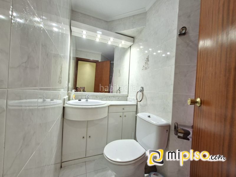 Foto 8d33ca3f-e133-47bd-8bb4-c5781732295f. Lloguer pis a Zona Playa Laredo