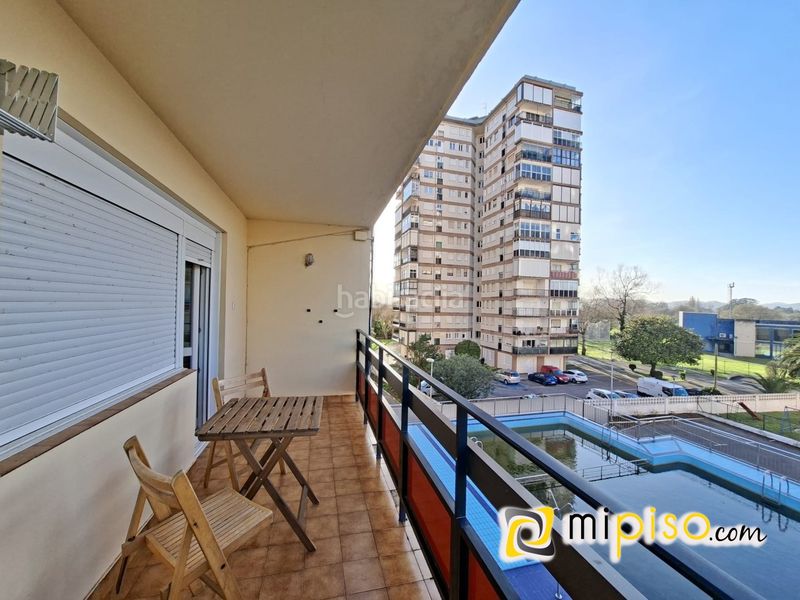 Foto fad466a9-cc05-450d-83bf-899c51b944cc. Lloguer pis a Zona Playa Laredo