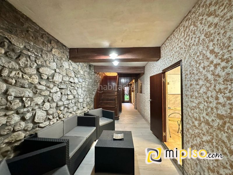 Foto fce0ceeb-f55b-457d-8633-673150ca3712. Casa a Ampuero