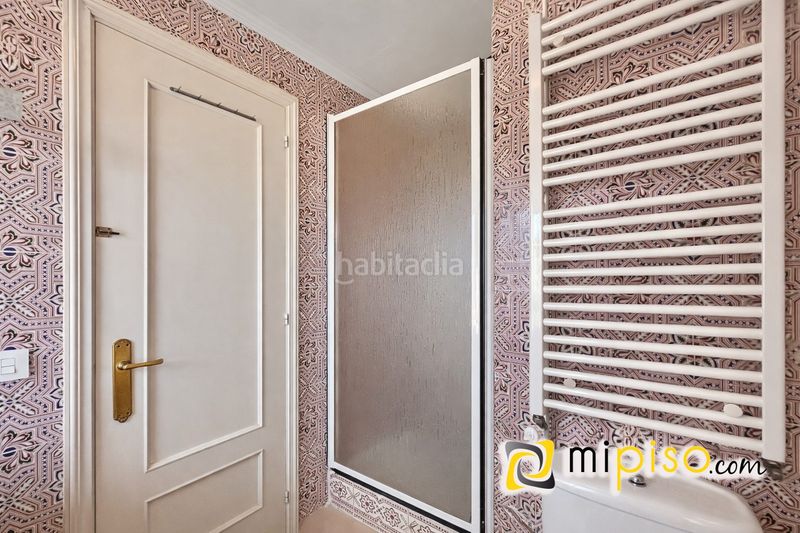 Foto fdaf7eb0-5313-43db-87af-92dd08830792. Pis a francia 99 a El Puntal Laredo
