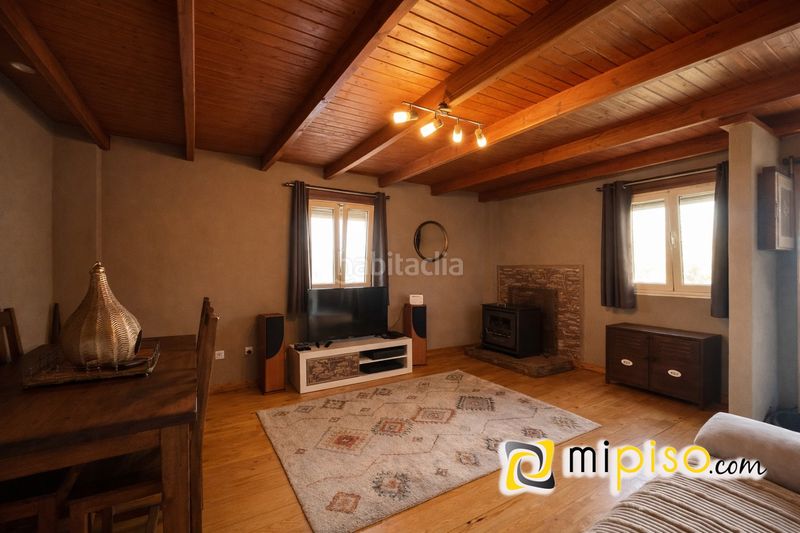 Foto 23b83f20-875e-46fd-91e3-508d8aba09c3. Xalet amb calefacció a Voto