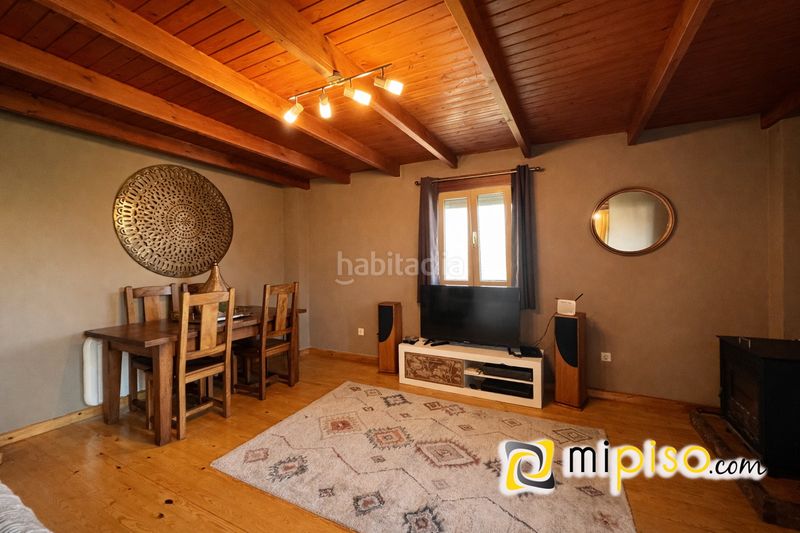 Foto bcae33e5-1067-4dbc-a67a-4e0f8243e11f. Xalet amb calefacció a Voto