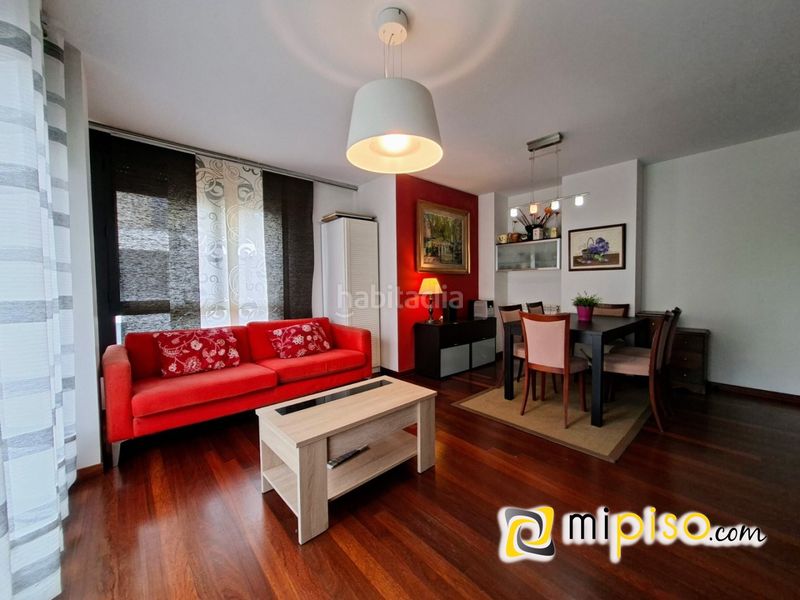 Foto 9a23f76c-dc09-4956-a8c1-cde10cd682a2. Pis amb calefacció aparcament a Santoña