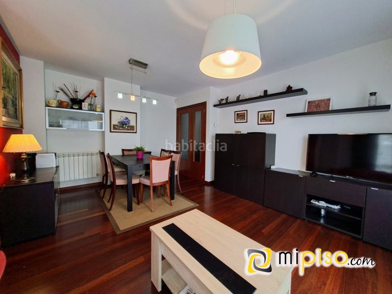 Foto d1de9dcb-9675-4bd2-9b70-35f163951216. Pis amb calefacció aparcament a Santoña