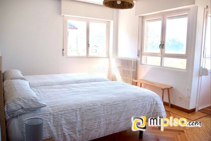Foto 123f577f-08b3-48b0-ab88-ee61212958f1. Casa amb calefacció aparcament a Santoña