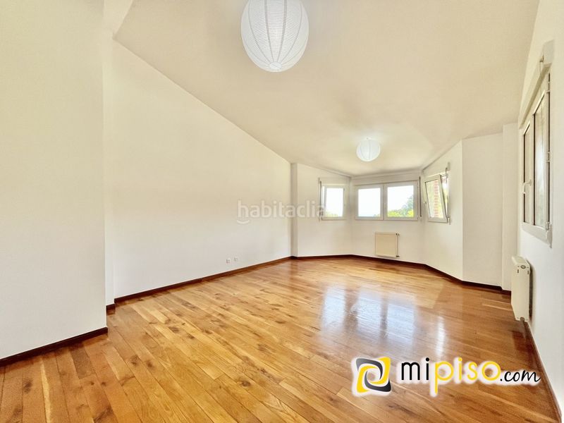 Foto e9c48967-3ea9-48d4-a658-b3e4a3a0c3e5. Xalet a bedul (el) 25 a Limpias