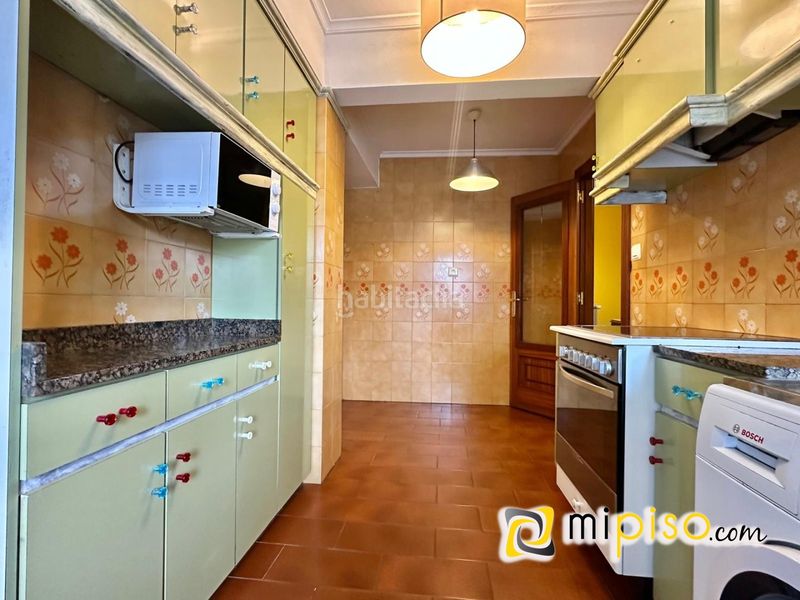 Foto 382b2f11-aacc-4d60-a349-fb12a475ab2f. Piso en del ayuntamiento 19 desde inmobiliaria mi piso os presentamos este magnífico piso situado en pleno corazón , una vivienda que destaca por en Colindres
