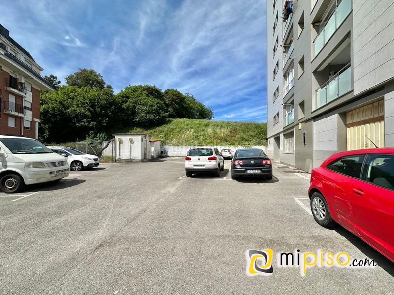 Foto 42fe8424-1460-4c48-a585-758160ed2aaf. Piso en del ayuntamiento 19 desde inmobiliaria mi piso os presentamos este magnífico piso situado en pleno corazón , una vivienda que destaca por en Colindres