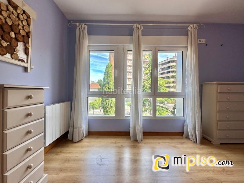 Foto 8803f5ff-a102-4c56-97fb-a32613ee981c. Piso en del ayuntamiento 19 desde inmobiliaria mi piso os presentamos este magnífico piso situado en pleno corazón , una vivienda que destaca por en Colindres