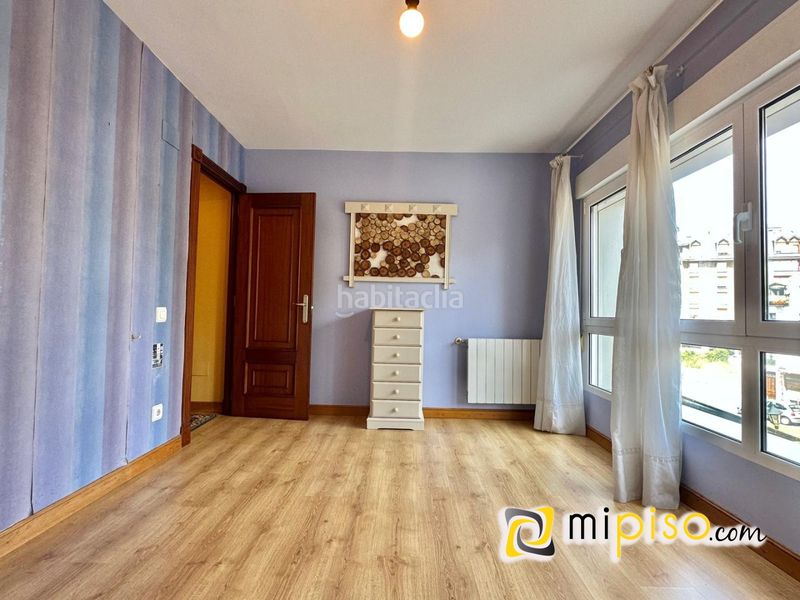 Foto a1890b0a-186f-4170-8b47-183476661c4f. Piso en del ayuntamiento 19 desde inmobiliaria mi piso os presentamos este magnífico piso situado en pleno corazón , una vivienda que destaca por en Colindres