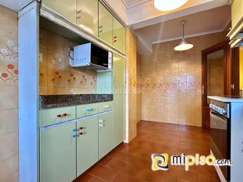 Foto dd484568-7b4b-4809-9898-c42728f2fe85. Piso en del ayuntamiento 19 desde inmobiliaria mi piso os presentamos este magnífico piso situado en pleno corazón , una vivienda que destaca por en Colindres