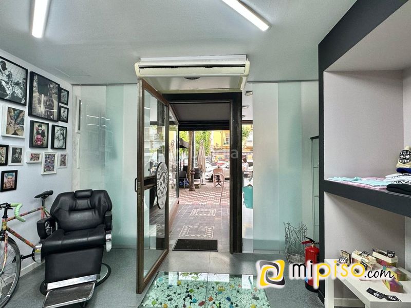 Foto 09bd77a5-16b5-4855-9cfb-dbc264b3306f. Local comercial en menendez pelayo 15 desde inmobiliaria mi piso les presentamos esta magnífico local comercial a pie de calle, ubicado en una de las zonas con más vida en Laredo
