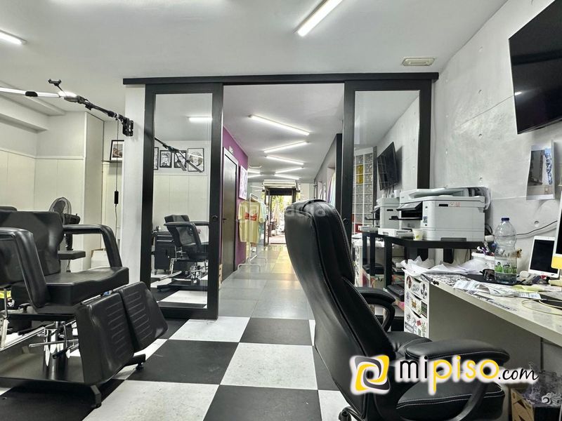 Foto 6e3f498c-e716-4656-9190-85ee5255cf8f. Local comercial en menendez pelayo 15 desde inmobiliaria mi piso les presentamos esta magnífico local comercial a pie de calle, ubicado en una de las zonas con más vida en Laredo