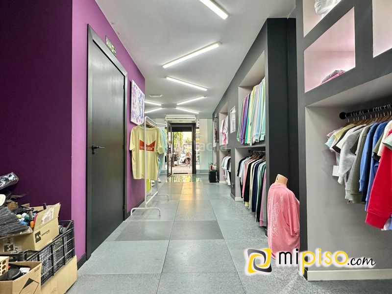 Foto aced0dc0-0839-4212-b064-fefd4f7e77ae. Local comercial en menendez pelayo 15 desde inmobiliaria mi piso les presentamos esta magnífico local comercial a pie de calle, ubicado en una de las zonas con más vida en Laredo