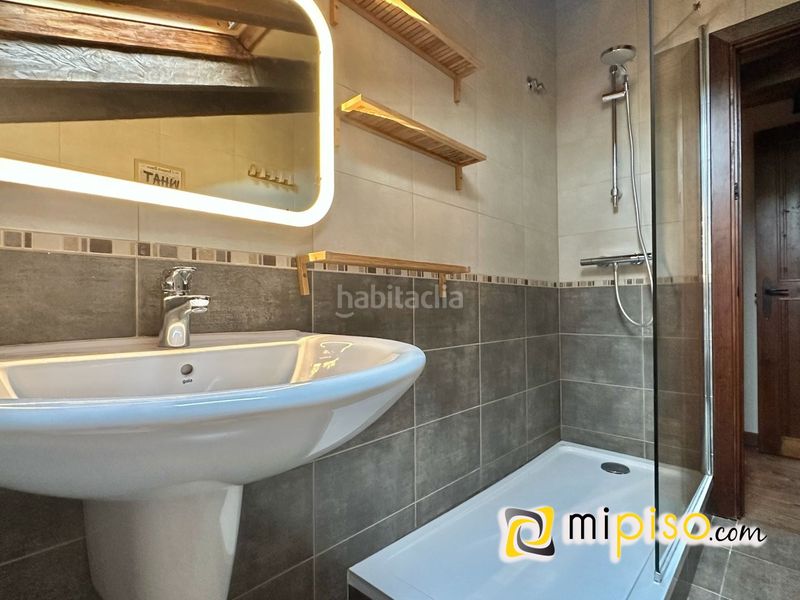 Foto d3589ad1-2bd6-48a3-b288-80cf806dc2aa. Pis a Centro Laredo