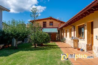 Chalet in Carlos V. Desde inmobiliaria mi piso os presentamos en exclusiva este chal