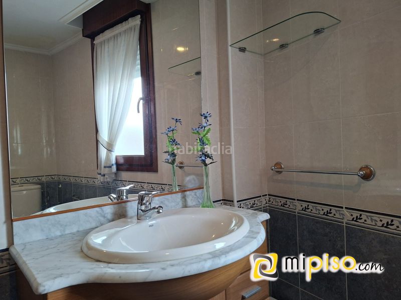 Foto 62e1a8e5-1c8d-4f5c-9396-56493da63a46. Pis amb calefacció aparcament a Santoña