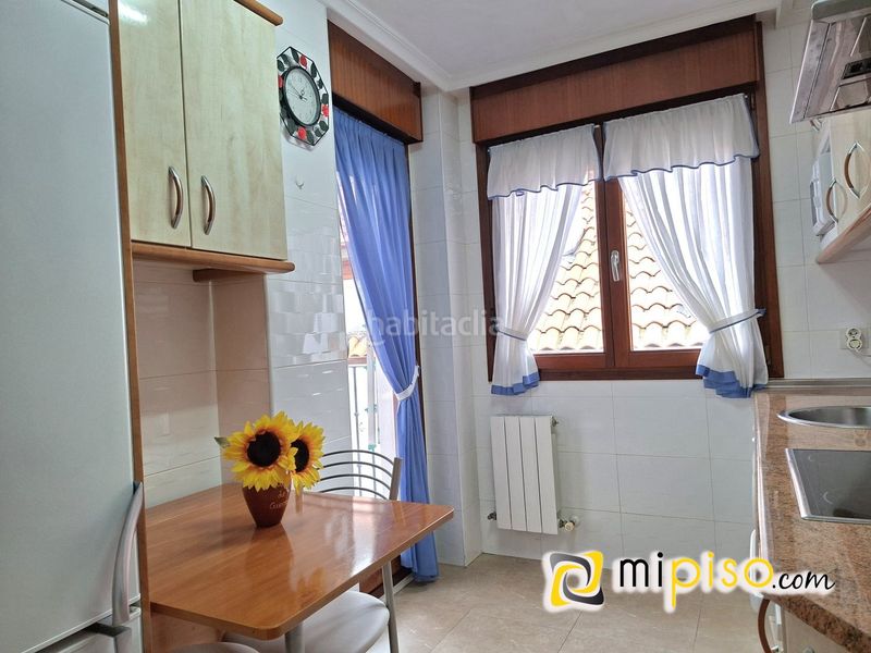 Foto 88a25398-b338-4e89-a1a2-1264093ee740. Pis amb calefacció aparcament a Santoña