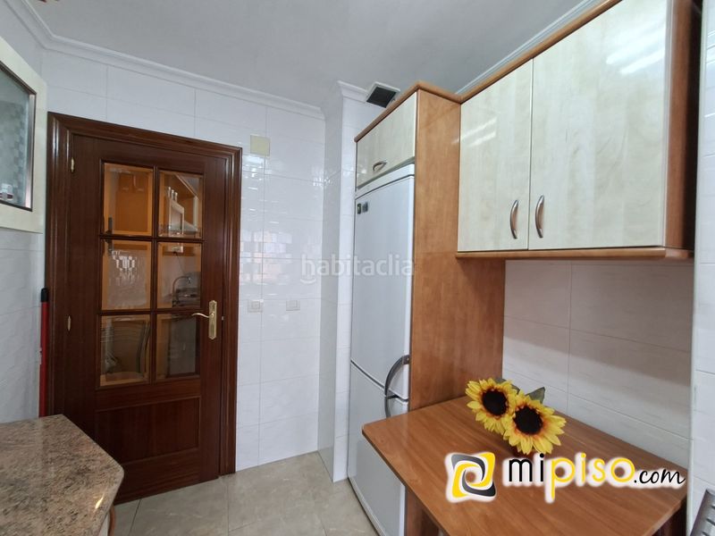 Foto be4fc4a9-3668-4fc7-a4a4-92cbee7c84d5. Pis amb calefacció aparcament a Santoña