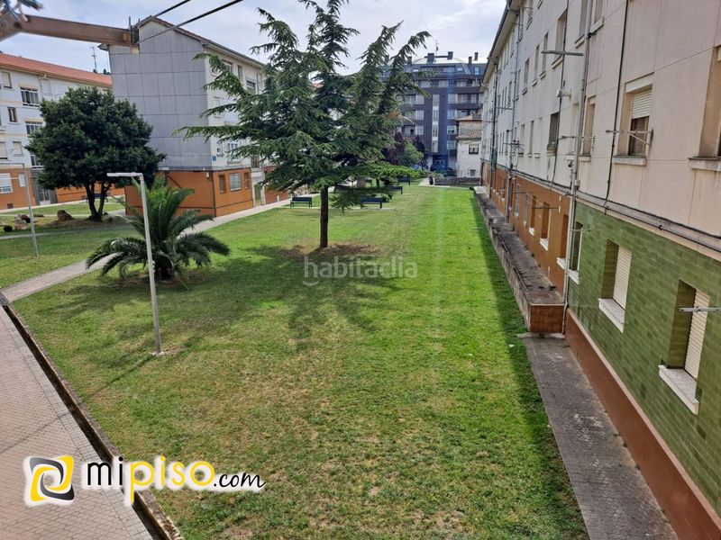 Foto 6b5c55c8-2d80-4ba9-8ca9-6772e143489f. Lloguer pis a pintor santiago montes 3 a Centro Laredo
