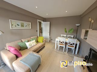 Location Appartement  Enrique mowinkel 50. Alquiler temporada escolar de septiembre a junio. en primera lin