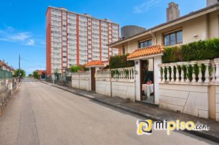 Casa adossada  Republica paraguay 13. Desde inmobiliaria mi piso os presentamos en exclusiva este enca