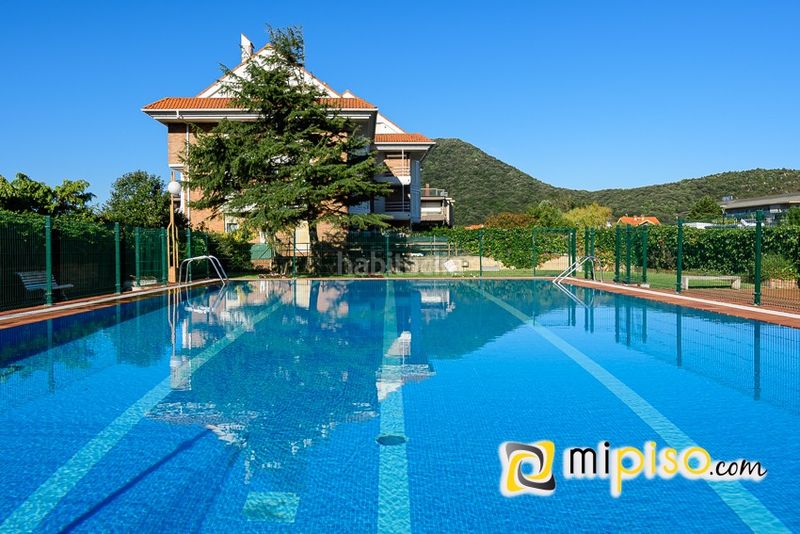 Foto 000d9b7f-27b1-466a-b21d-df880dd218be. Pis amb calefacció aparcament piscina a Santoña