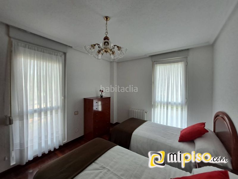 Foto d44bcb67-00f7-4932-8ad7-374d5ada438f. Pis amb calefacció aparcament piscina a Santoña