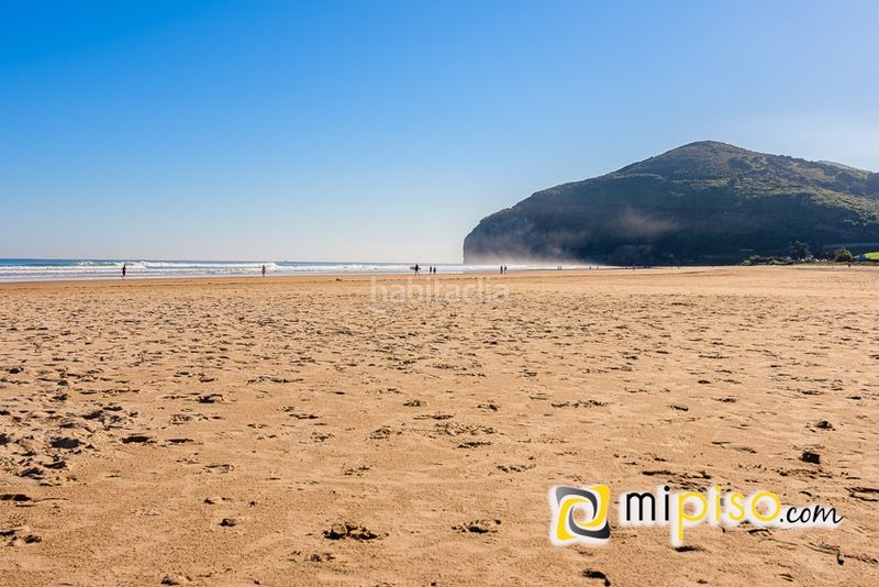 Foto dafddc54-643a-4219-b028-25fa084637a9. Pis amb calefacció aparcament piscina a Santoña