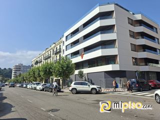 Miete Autoparkplatz in Menendez pelayo. Alquiler temporada escolar de garaje en el puerto deportivo. inm