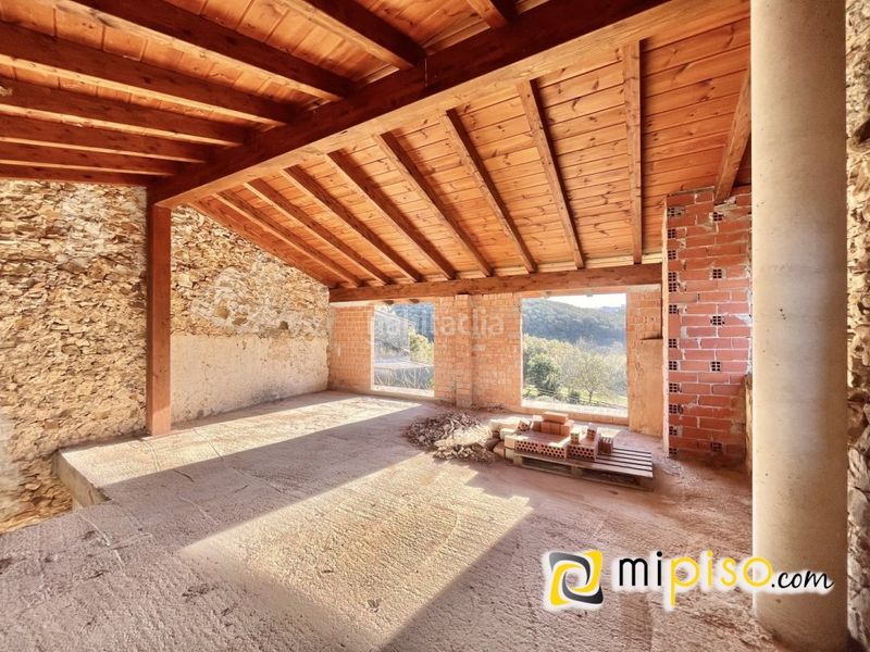 Foto 7029b14c-ba2d-4d85-ade5-79ab1f966a06. Casa amb calefacció a El Callejo - La Pesquera - La Arenosa Laredo