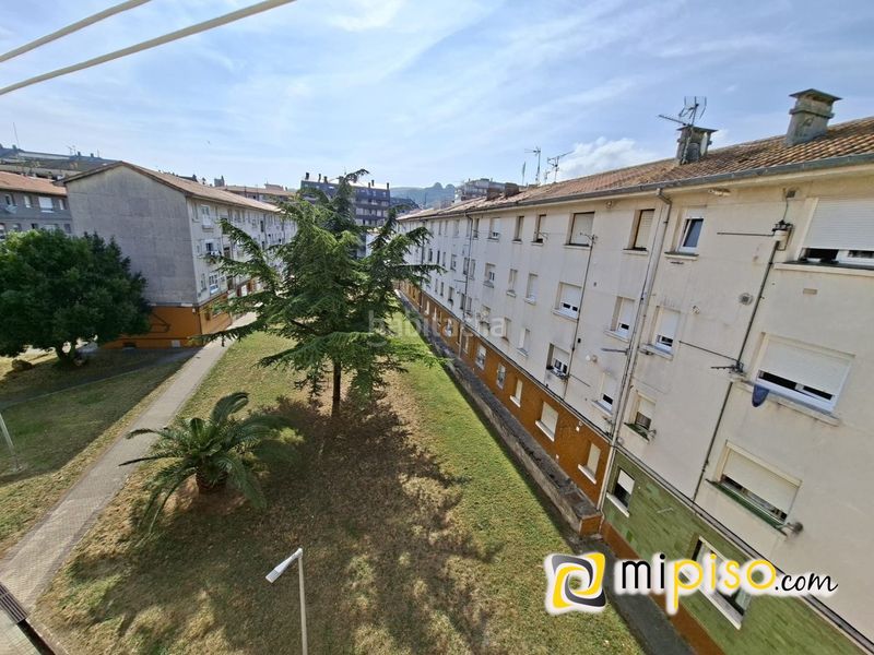 Foto 9f20df96-c3d6-44bb-a439-d3066f5bb005. Lloguer pis a pintor santiago montes 3 a Centro Laredo