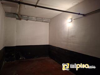 Aparcament cotxe a Santoña. Garaje en santoña cantabria.  céntrico garaje cerrado 2.21m  x 5