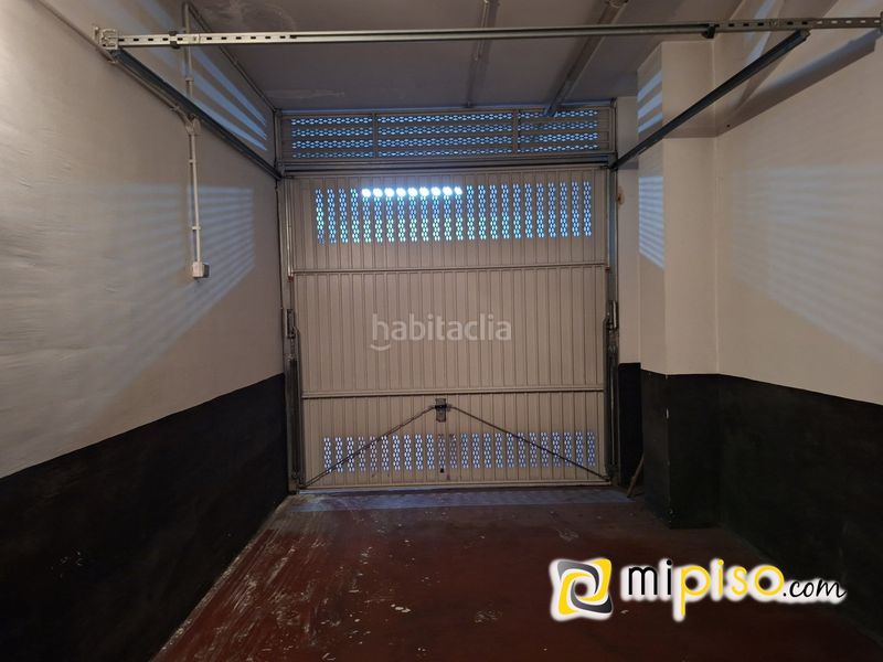 Foto 364beab3-5b04-4b99-886a-eeac87c32a8e. Aparcament cotxe a Santoña