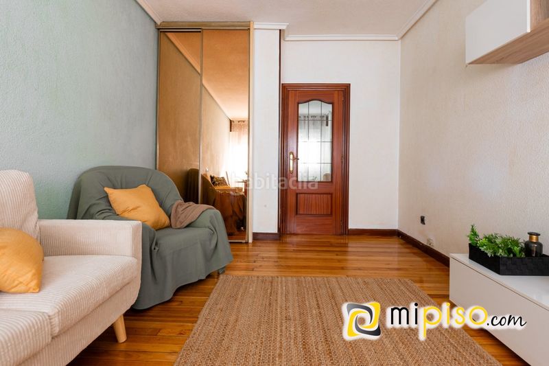 Foto febaca3f-5170-4db0-b3fd-1ea1fb487945. Pis a callejilla 14 a Centro Laredo