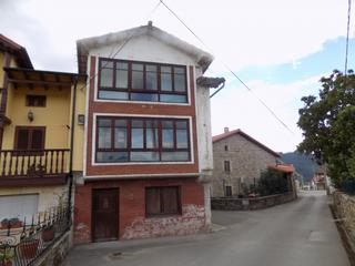 Casa aparellada a Llano - barrio llano 19. Casa a reformar en su totalidad. 234m construidos de vivienda en