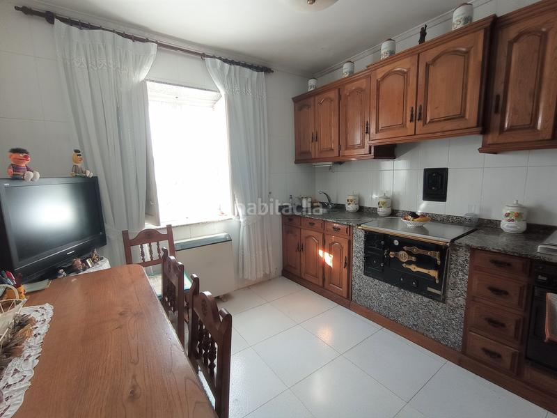 Foto f8bd3744-fbbc-4efc-a07a-5d08441e8fbf. Casa con riscaldamento parcheggio in Reocín