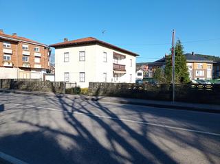 Casa  Puente san miguel - bº argudín. En puente san miguel, a menos de 10 minutos de torrelavega y 30