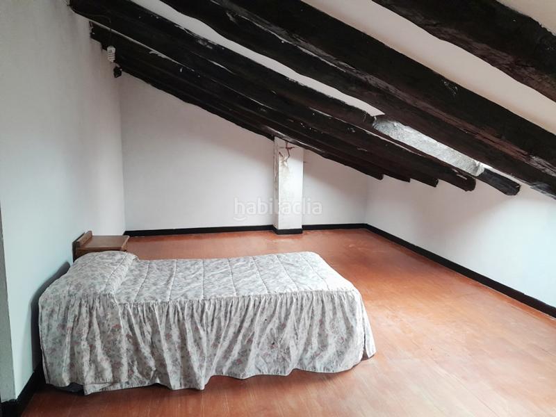 Foto b213986e-1d21-4e57-b4d9-2de9e33463e8. Casa adossada amb calefacció a Ruente