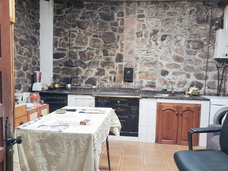 Foto e6f43d56-b2ef-4dd3-8822-3717f7077d56. Casa adossada amb calefacció a Ruente