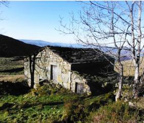Casa a San pedro del romeral - bº bustaleguin 1477. Quieres comprar 4 hectáreas de terreno con dos cabañas para refo