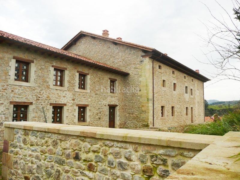 Foto 3ff15c34-dbbb-4c7e-adab-b4cddf4a4d89. Alquiler edificio no esperes mas para montar tu propio negocio!!!! en Reocín