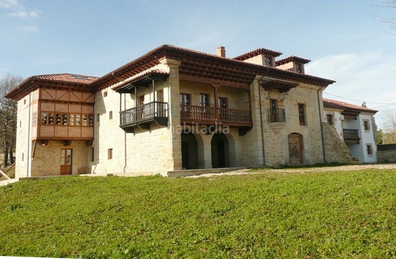 Foto 41dcf52f-dff9-46a9-b574-7d5110b1913d. Alquiler edificio no esperes mas para montar tu propio negocio!!!! en Reocín