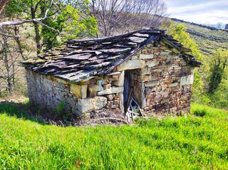 Casa a San roque de riomiera - bº carcabal poligono 1 184. Bonita cabaña de unos 90m2, para reformar, en el maravilloso par