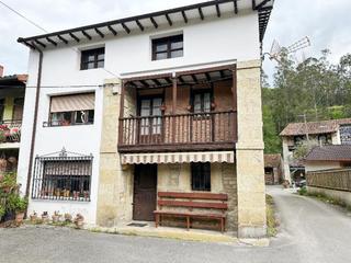 Casa  Cocina la - la ganceda. Situada en la ganceda, roiz, esta casona ofrece una combinación