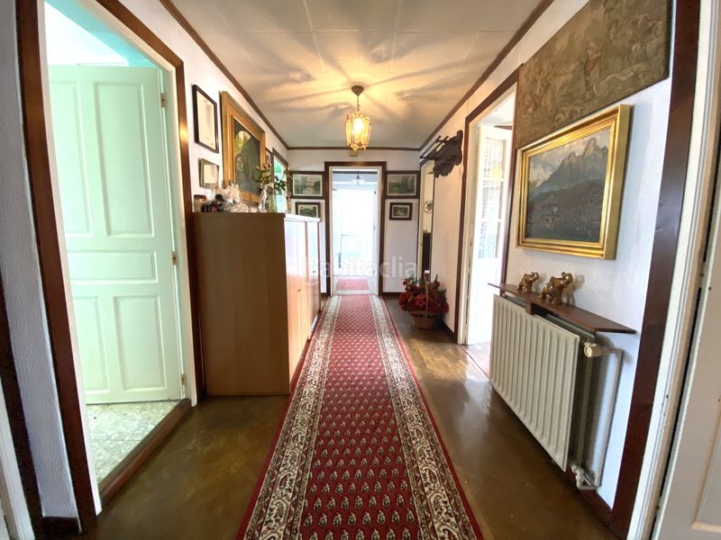 Foto 54e5e4b1-5cc0-43a2-bffc-2fbfc2ed5034. Casa adossada amb calefacció a Centro Torrelavega