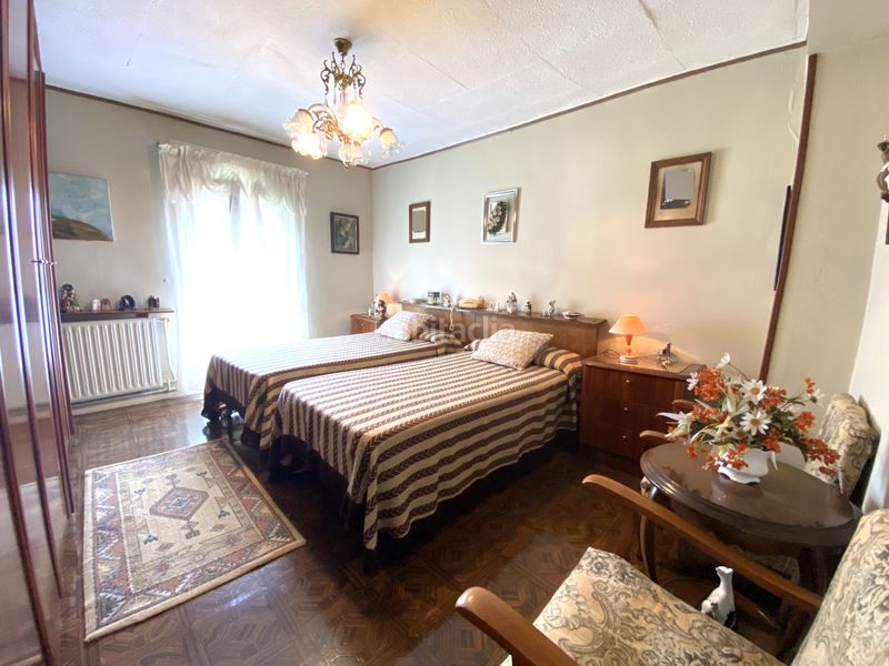 Foto 8748730f-47ff-487a-850a-3188fc0d40d2. Casa adossada amb calefacció a Centro Torrelavega