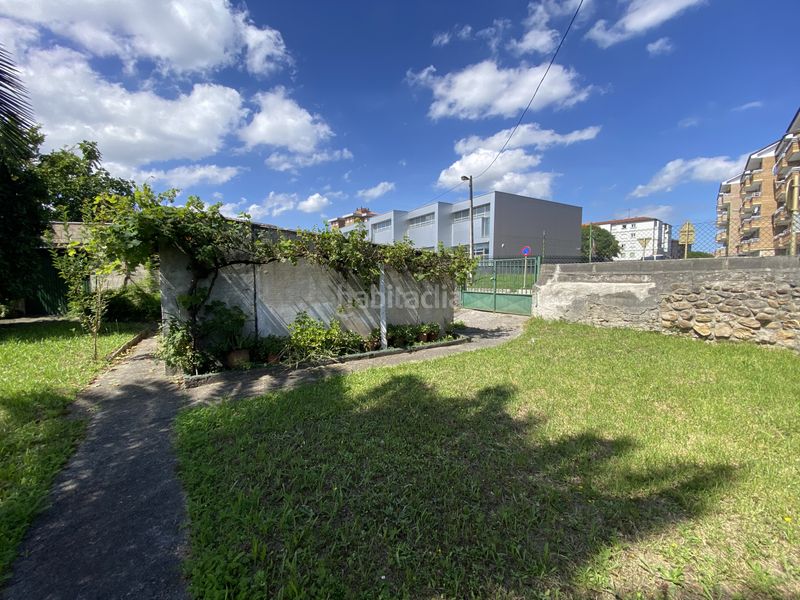 Foto ac0f7e63-0647-48bd-87a3-d865294190f3. Casa adossada amb calefacció a Centro Torrelavega